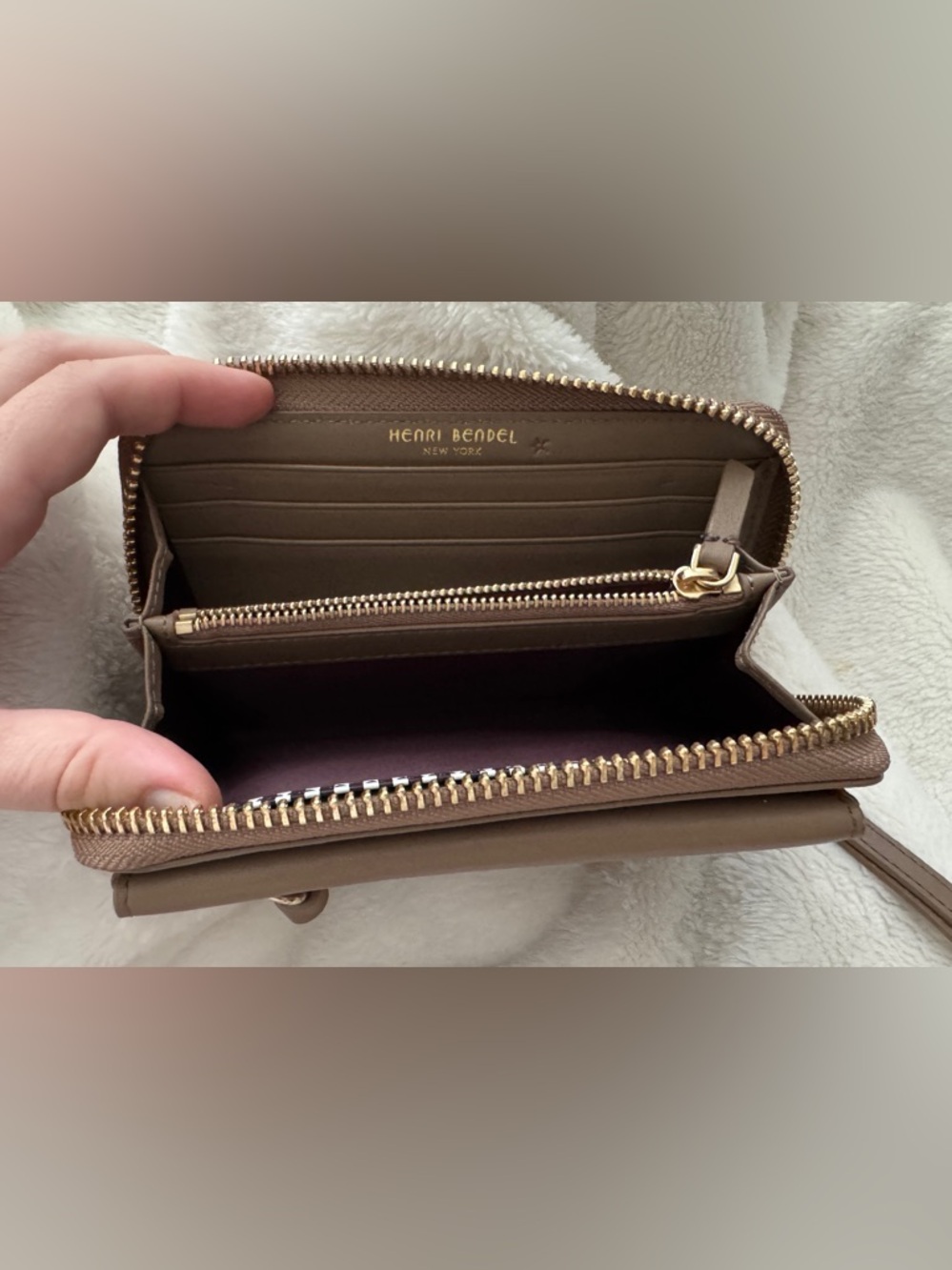 HENRI BENDEL ✨ Taupe Leather Wristlet Wallet - Picture 2 of 7